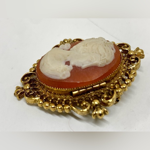 Mid Century Vintage Gold Tone Victorian Style Cameo Pinback Brooch Button - Picture 2 of 16
